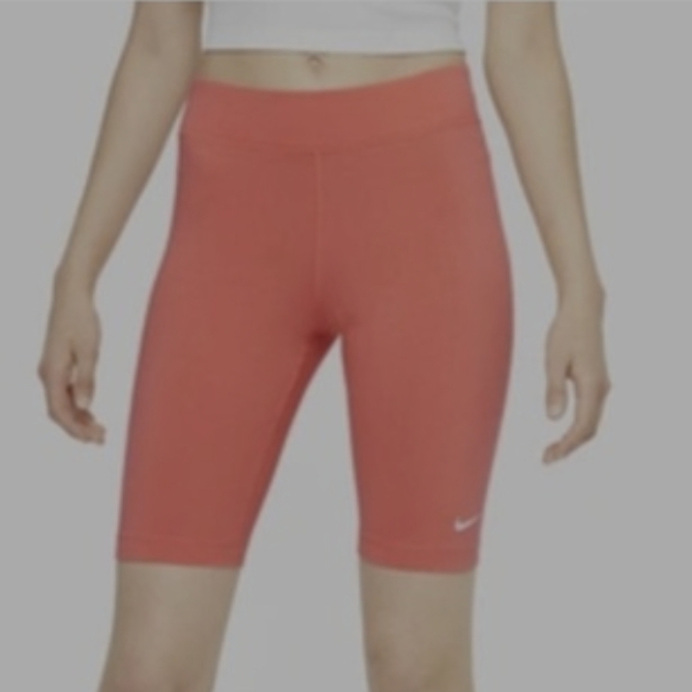 Nike Women's Mid-Rise 10" Biker Shorts